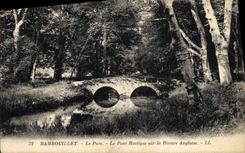 CPA Rambouillet Le Parc Le Pont Rustique sur la Riviere Anglaise 
