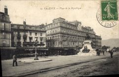 CPA Valence Place de la Republique 