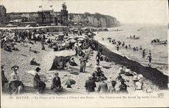 CPA Dieppe La Plage et le Casino a l'heure des Bains 