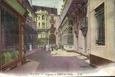 CPA Vichy Passage et Hotel des Postes 