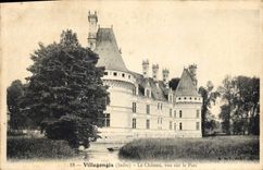 CPA Villegongis Indre le chateau vue sur le Parc 