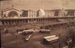 CPA Paris et ses Merveilles Gare de l'Est 