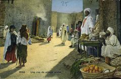 CPA Une rue de Village arabe 