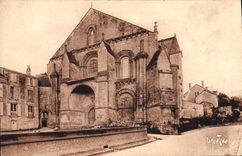 CPA Architecture religieuse de Poitou Benet Vendee Belle Eglise du XV siecle 