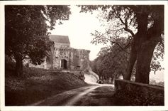 CPA Vezelay Promenade des Fosses et la Porte Neuve 