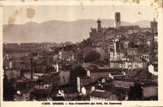CPA Grasse vue d'ensemble au fond les Casernes 