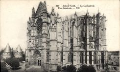 CPA Beauvais La Cathedrale Vue generale 
