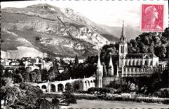 CPA Lourdes La Basilique et le Pic du Jer 