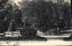 CPA Luxeuil les Bains Un Coin au Parc 