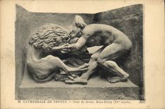 CPA Cathedrale de Troyes Tour de droite Haut Relief 