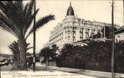 CPA Cannes Le boulevard de la Croisette L'Hotel Carlton 