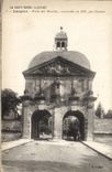 CPA La Haute Marne Illustree Langres Porte des Moulins construite en 1647 par camus 