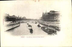 CPA Paris la Seine vue du Pont Neuf Bateau Peniche