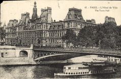 CPA Paris l'hotel de Ville Bateau Chocolat Menier