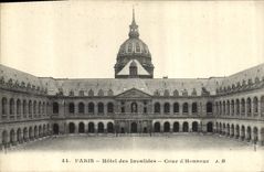CPA Paris Hotel des Invalides Cour d'Honneur 