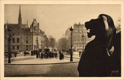 CPA Paris en Flanant Place Saint Michel 