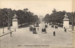CPA Paris Perspective de l'Avenue des Champs Elysees 
