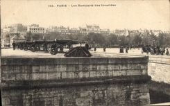 CPA Paris Les Remparts des Invalides 