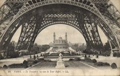 CPA Paris Le Trocadero vu sous la Tour Eiffel 
