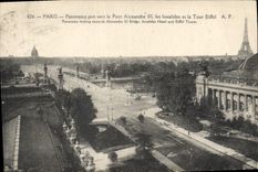 CPA Paris Panorama pris vers le Pont Alexandre III les Invalides et la Tour Eiffel 