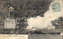 CPA Paris Le coup de Canon de midi au Palais Royal 