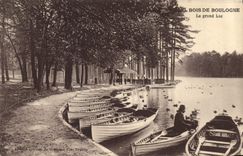 CPA Bois de Boulogne Le grand Lac Bateaux