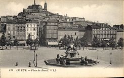 CPA Le Puy Place du Breuil 