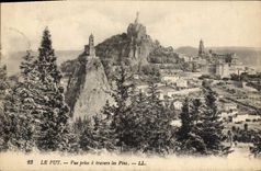 CPA Le Puy Vue prise a travers les Pins 