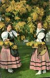CPA Cote d'Azur et Provence Jeunes filles en costume de Nicoise cueilland du Mimosa 