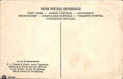 CPA La vie de Bernadette Devant la grotte