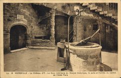 CPA Marseille Le Chateau d'If la Cour interieure du Donjon historique le puits et l'Entree du Cachot