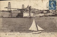 CPA Marseille Le Fort Saint Jean Le Pont Transbordeur et Notre Dame de la Garde 