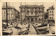 CPA Marseille L'Hotel de Ville et Cale dos Barques Bateaux