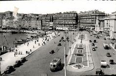CPA Marseille Bouches du Rhone le quai des Belges et la rue de la Republique 
