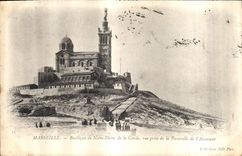 CPA Marseille Basilique de Notre Dame de la Garde vue prise de la Passerelle de l'Ascenseur 
