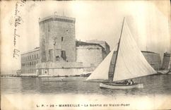 CPA Marseille La Sortie du Vieux Port 
