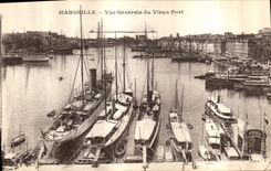 CPA Marseille Vue generale du Vieux Port Bateaux