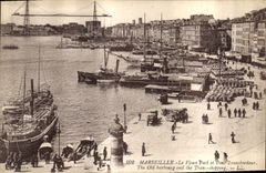 CPA Marseille Le Vieux Port et Pont Transbordeur Bateaux