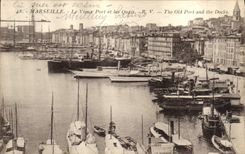 CPA Marseille Le Vieus Port et les Quais Bateaux