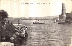 CPA Marseille La Sortie du Port 