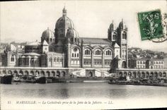 CPA Marseille La Cathedrale prise de la Jetee de la Joliette 