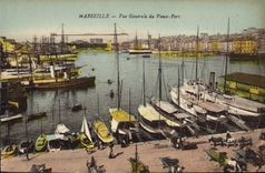 CPA Marseille Vue generale du Vieux Port Bateaux