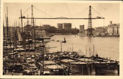 CPA Marseille Bouches du Rhone Le Vieux Port et le Pont Transbordeur 