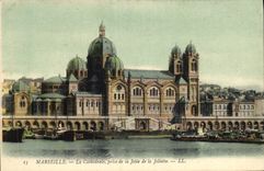 CPA Marseille La Cathedrale prise de la Jetee de la Joliette 