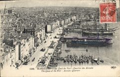 CPA Marseille Le Quai du Port Quartier des Accoules 