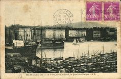 CPA Marseille Le Port dans le Fond le Quai des Belges 