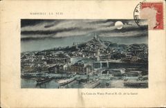CPA Marseille La Nuti Un Coin du Vieux Port et Notre Dame de la Garde 
