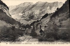 CPA Route de Flumet a la Giettaz La Vallee et la Chaine des Aravis de l'Arondine 