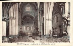CPA Embrun Interieur de la Cathedrale Nef centrale 