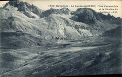CPA Dauphine Le Lautaret Vue d'ensemble et la Chaine du Galibier 